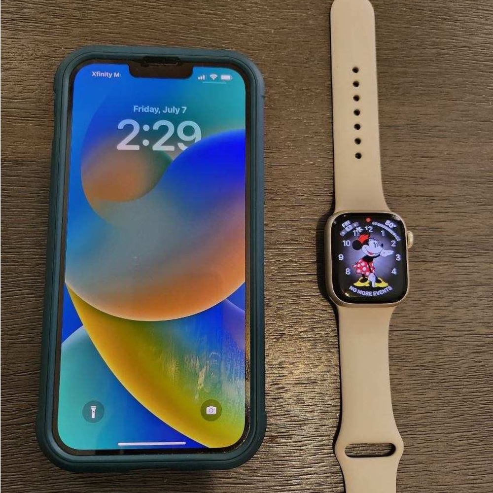 (Bundle)Barely used Iphone 13 max pro with Apple Watch version 9.3